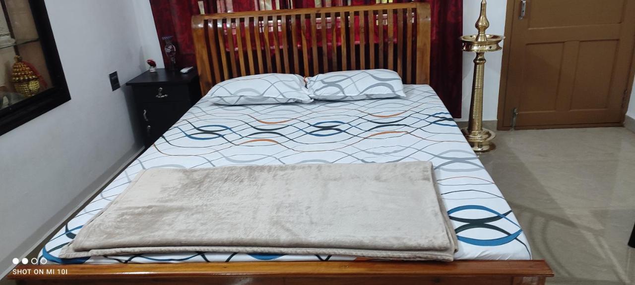 Vyshnavi Home Stay Thanniyam Ruang foto